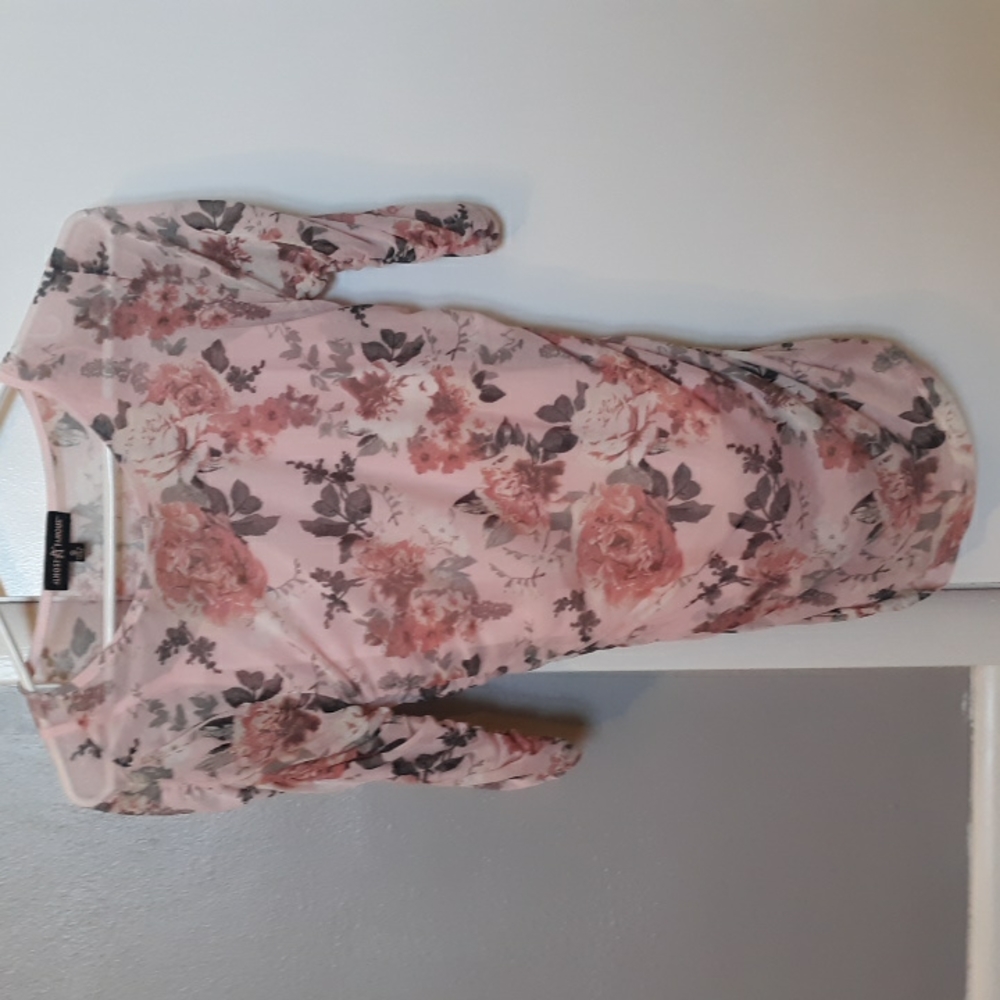 3/$15 Almost Famous Floral Print Sz Small Women's Top